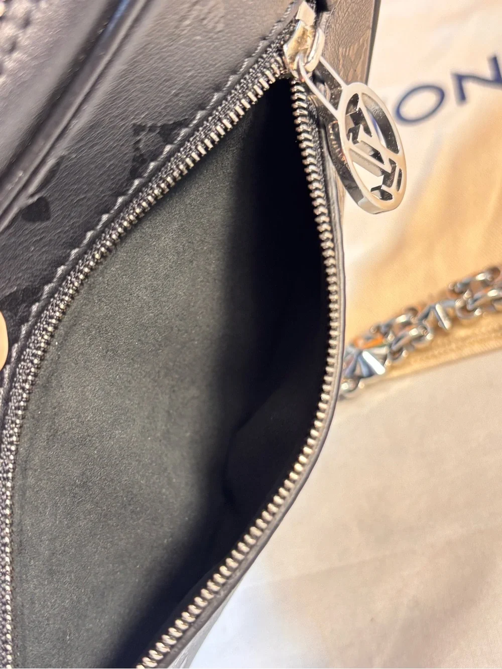 Louis Vuitton excellent chain